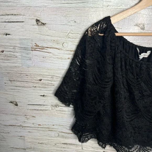 Cupcakes and cashmere black lace blouse top size xs - Picture 2 of 8